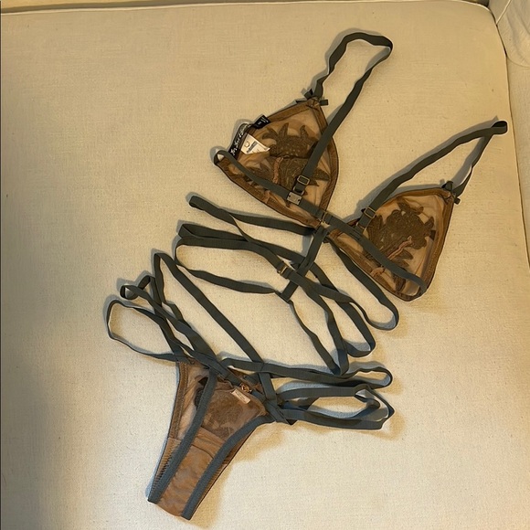 For Love and Lemons Elegant Grey and Tan Lingerie Set - Picture 4 of 4